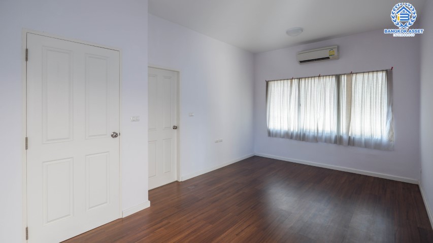 *****ทาวน์โฮมมือสองย่านกรุงเทพมหานคร ม.ทาวน์อเวนิว ซิกซ์ตี้ วิภาวดี-รังสิต หลังมุม! เนื้อที่เยอะสุดถึง 25.6 ตร.ว. ฟังก์ชัน 3 ห้องนอน 3 ห้องน้ำ 2 ที่จอดรถ สภาพสวยสุด แถมฟรี! 3 เครื่องปรับอากาศ บนทำเลเยี่ยม ใกล้รถไฟฟ้าสายสีแดง "สถานีทุ่งสองห้อง" และทางด่วน "อุตราภิมุข" จองเลย!